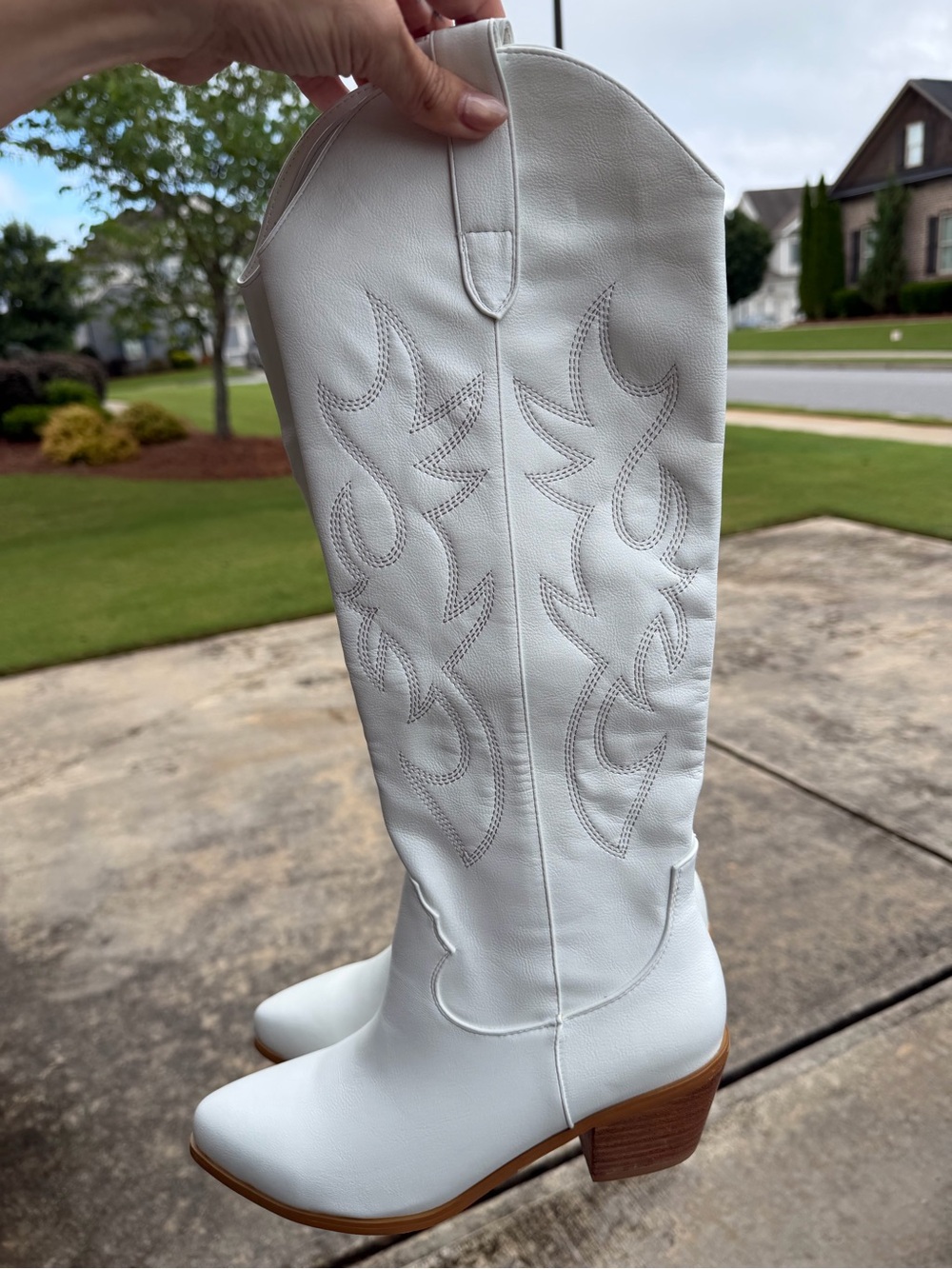 White Embroidered Western Knee-High Cowboy Boots- New with tags